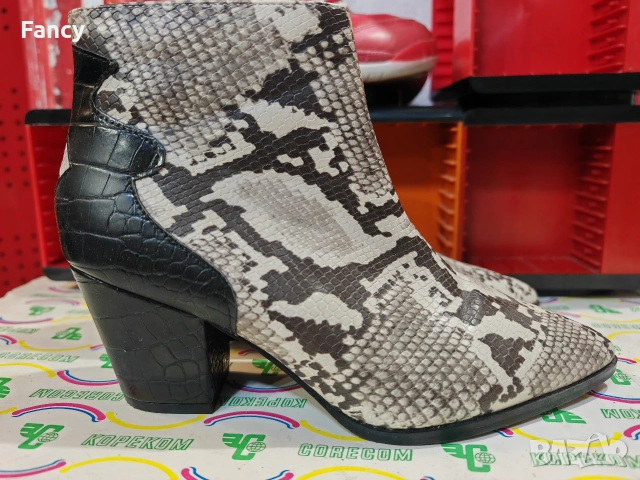 Страхотни дамски боти 40 номер , снимка 2 - Дамски боти - 53329330