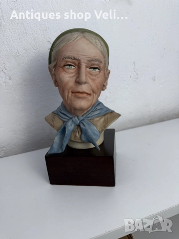 Порцеланов бюст Capodimonte №7567 , снимка 2 - Антикварни и старинни предмети - 52278980