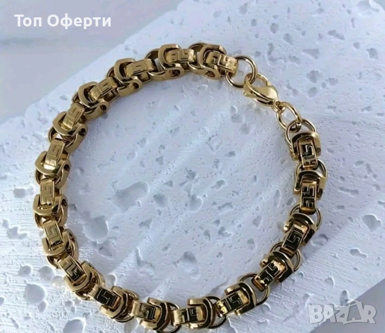 Гривна от висококачествена медицинска стомана.