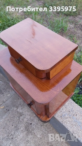 Антично нощно шкафче (Пловдив, 1952 г.), снимка 3 - Етажерки - 51789057