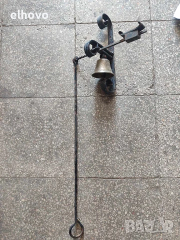 Стара камбана за врата