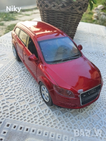 Audi Q7 1:32 , снимка 2 - Колекции - 51618415