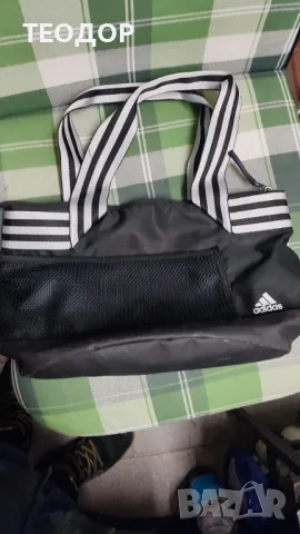 Спортна чанта Adidas- Оригинална, снимка 6 - Чанти - 48969487