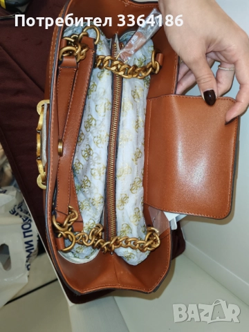Нова чанта Guess , снимка 4 - Чанти - 52674344