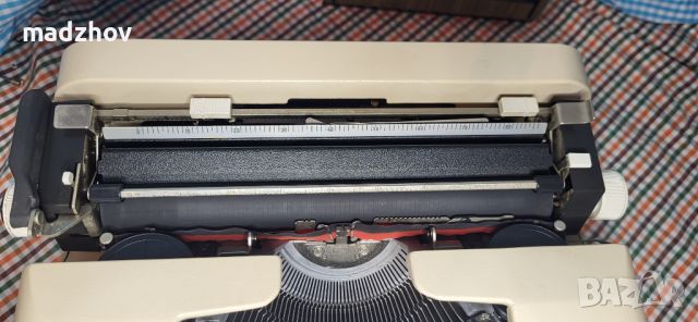 Продавам ретро пишеща машина, снимка 9 - Колекции - 45667042