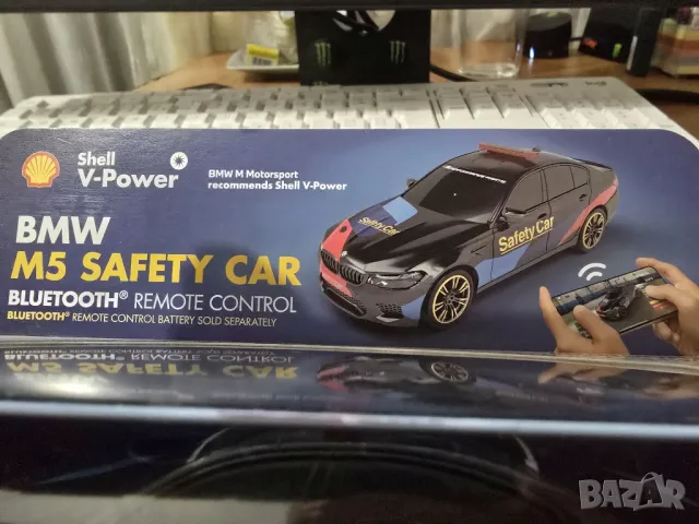 BMW M5 Safety Car, мащаб 1:41 - нова плюс Bluetooth remote control battery, снимка 2 - Коли, камиони, мотори, писти - 49263559