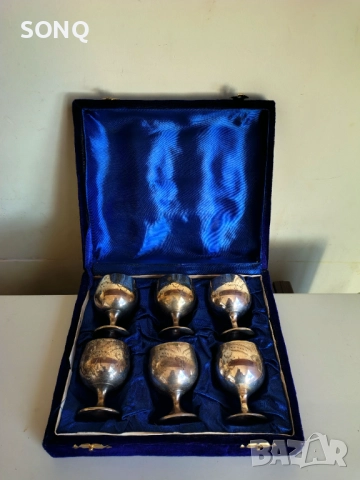 Прекрасен Комплект Стари Бронзови Чашки-EPNS