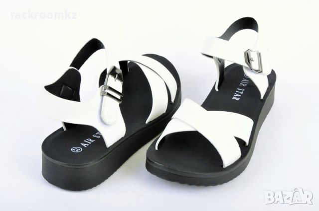Дамски сандали в бял цвят с черна подметка модел: 138077 white, снимка 3 - Сандали - 45670500