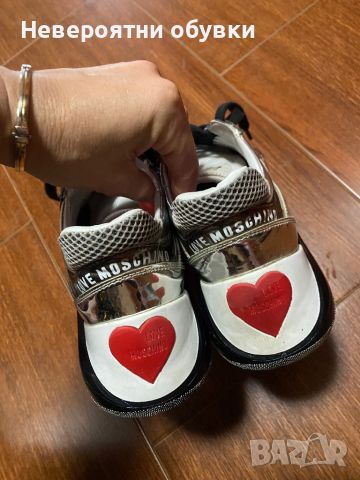 Обувки Love Moschino, снимка 1 - Дамски ежедневни обувки - 45724357