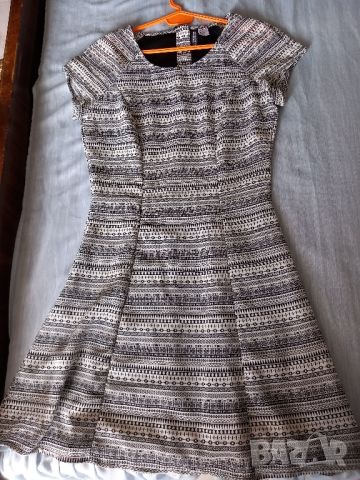 красива копринена рокля от H&M, снимка 2 - Рокли - 46384705