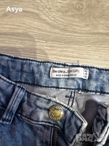 Дънкени къси панатлонки Bershka , снимка 4 - Къси панталони и бермуди - 46662862