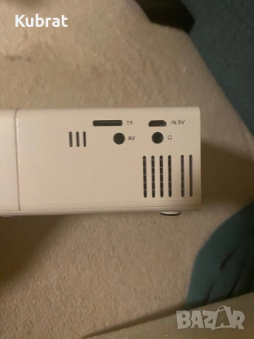 Мини прожектор - нов, с комплект аксесоари, снимка 4 - Плейъри, домашно кино, прожектори - 53575172