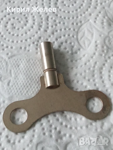 Ключ за стенен часовник 51976, снимка 4 - Антикварни и старинни предмети - 53137600