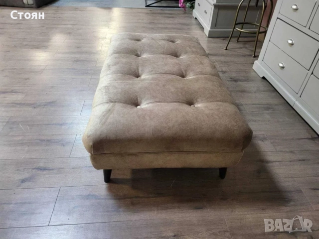 Бежова табуретка от плат тип Честърфийлд, снимка 4 - Дивани и мека мебел - 52010911