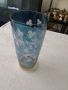 ретро синя стъклена ваза с гравирани цветя