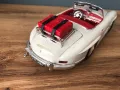 Модел на Mercedes 300 Sl 1:18, снимка 4