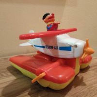 Механична играчка от 90те Улица Сезам, снимка 3 - Влакчета, самолети, хеликоптери - 45449019