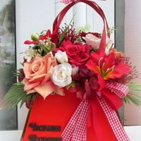 Чантичка с цветя в червено, снимка 1 - Романтични подаръци - 45528125