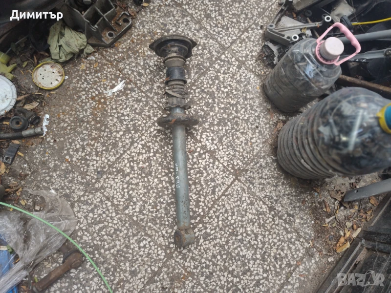 Амортисьор Заден За Фолксваге Пасат Б3 Комби 1991г / VW Passat B3 Combi 1991y, снимка 1