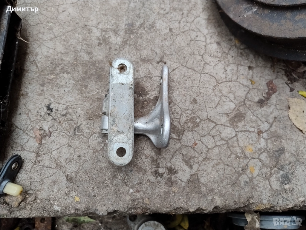 Панта Врата Долна Предна Лява За Мерцедес Ц 2003г / Mercedes C 2003y, снимка 1