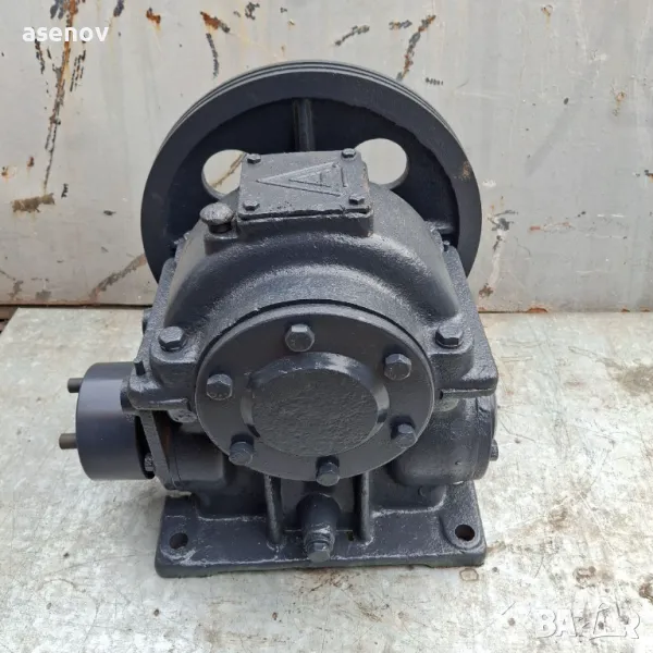 червячен редуктор 1/32, снимка 1