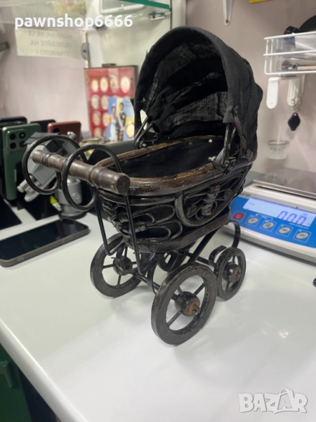 Винтидж викторианска количка за кукли, антична и колекционерска., снимка 1
