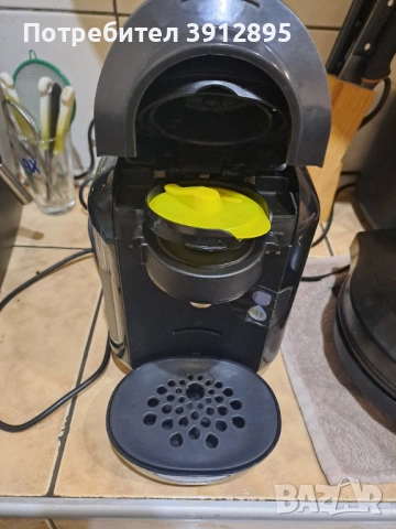 Кафемашна с капсули Bosh, снимка 2 - Кафемашини - 53502962