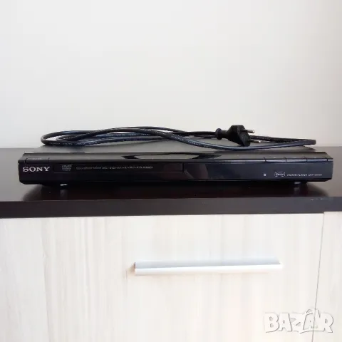 DVD player Sony, снимка 1 - Плейъри, домашно кино, прожектори - 46857592