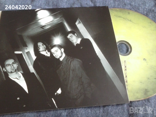 4 Questions (4?) - Becoming Someone Else оригинален диск, снимка 2 - CD дискове - 53616204