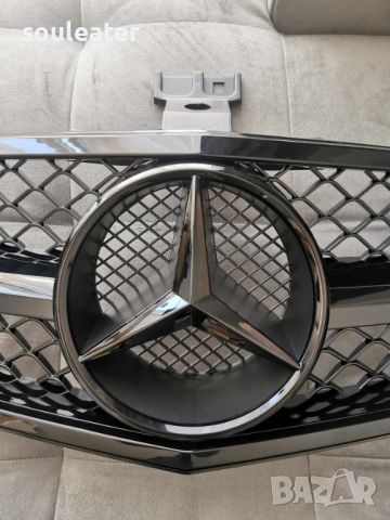 Чисто нова решетка с емблема тип C63 за Mercedes W204, снимка 2 - Аксесоари и консумативи - 43413932