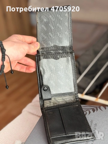 Протмоне BOSS, снимка 3 - Портфейли, портмонета - 53524694