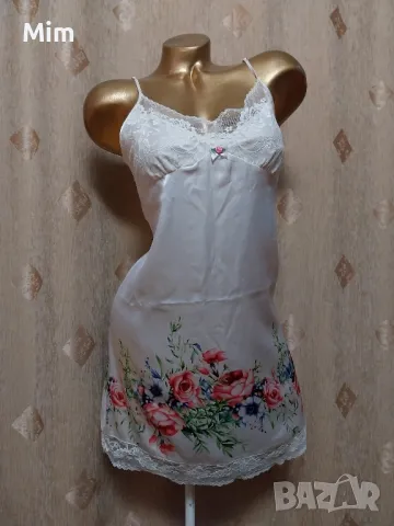 Mia-amore S/M  Сатенена бяла нощница на големи рози, снимка 2 - Нощници - 50136366