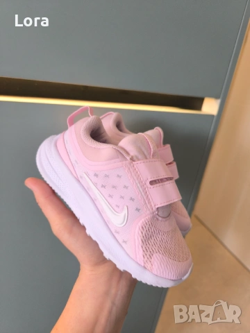  Детски маратонки Nike за момиче / размер 26 / стелка 15см, снимка 9 - Детски маратонки - 53790462