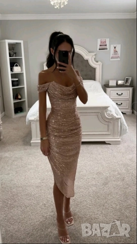 рокля с пайети 