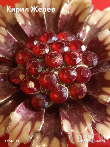 Винтидж медальон с флорален мотив цветен емайл Червен Кехлибар 52261, снимка 2 - Колиета, медальони, синджири - 52570564