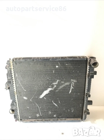 Радиатор за охлаждаща вода Behr за Mercedes Atego 815 (2002), снимка 2 - Части - 53971535