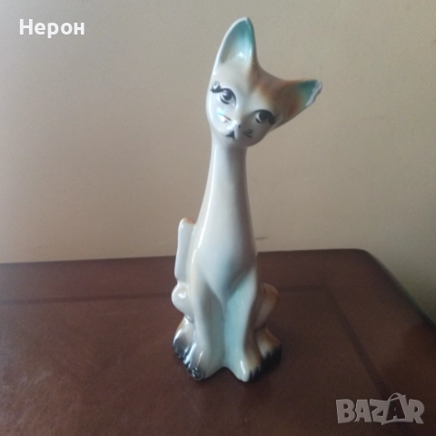 Порцеланова котка ,фигура/фигурка