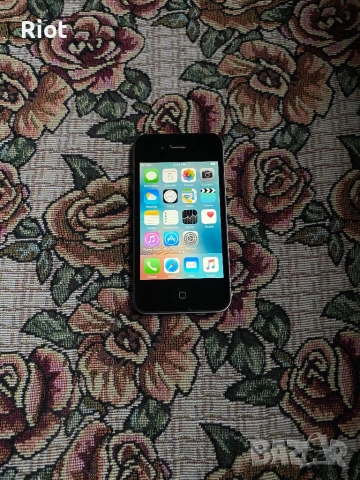 Продавам iPhone 4s