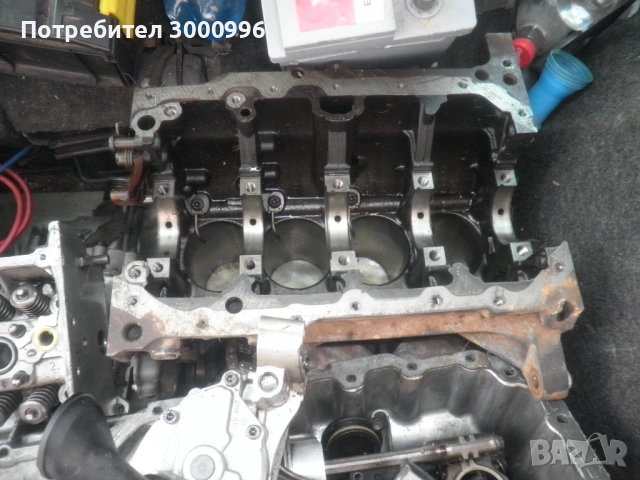 Продавам  за  части  двагател  за  ФВ  Пасат  Б6  бензин  метан  .
