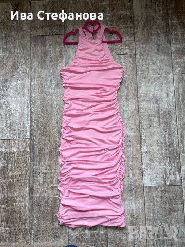 халтер деколте парти официална коктейлна бонбонено розова кукленска рокля набрана миди midi дължина 