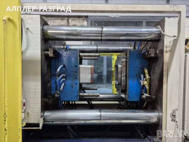 Работеща линия за пластмасови кутии за сирене - Krauss Maffei!!!, снимка 13 - Друго търговско оборудване - 51580978