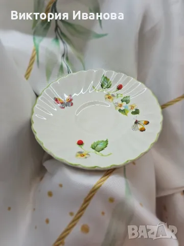 Винтидж порцеланови чинийки Old Foley  на James Kent серия "Strawberry", снимка 3 - Антикварни и старинни предмети - 50039461