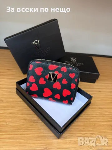 Victoria's Secret Дамско Малко Портмоне С Кутия Виктория Сикрет - Различни Цветове Код E139, снимка 3 - Портфейли, портмонета - 50233395