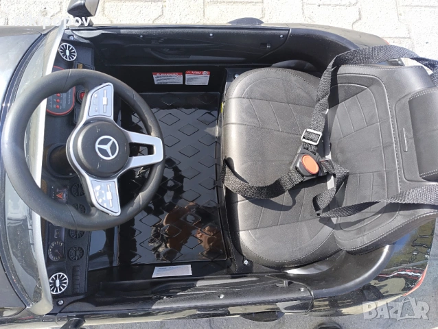 MERCEDES-BENZ 12V Акумулаторна кола CLS 350 черен, снимка 4 - Други - 53849534