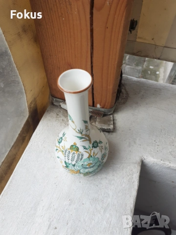 Порцеланова вазичка Staffordshire England порцелан, снимка 3 - Антикварни и старинни предмети - 53436199