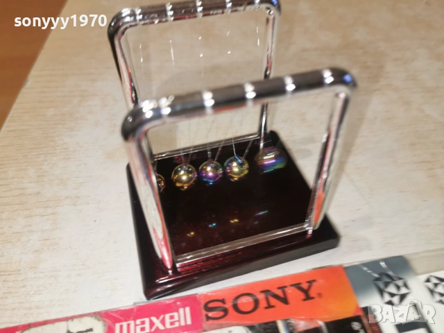 Люлката на Нютон хамелеон 9х9х8см 1601261335, снимка 2 - Колекции - 53121039