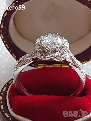 Прекрасен дамски златен пръстен с 1 карат брилянт плюс 74 брилянта тегло 0.5 карата,сертификат , снимка 7 - Пръстени - 51550355