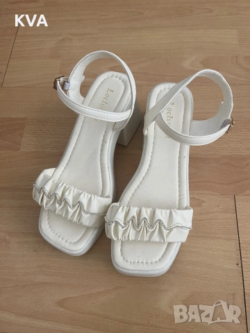 Дамски летни сандали на ток
