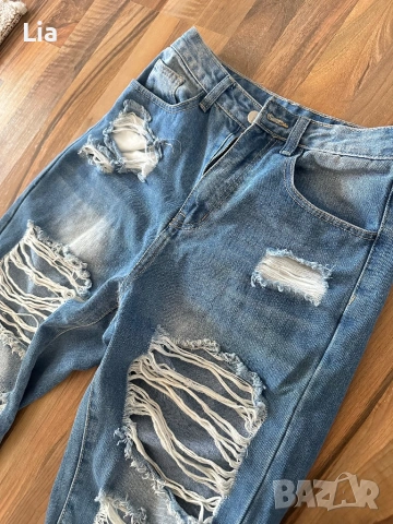 Дамски накъсани дънки