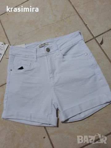 Къси панталонки в бяло , снимка 1 - Къси панталони и бермуди - 46448354